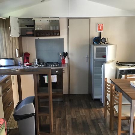 Frejus Tout Confort, Climatisation,Linge De Lit Et De Toilette, Coffre Fort, Ventilations Au Plafond Chambres Et Wifi Possible Luaran gambar