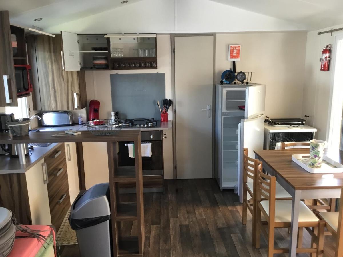 Frejus Tout Confort, Climatisation,Linge De Lit Et De Toilette, Coffre Fort, Ventilations Au Plafond Chambres Et Wifi Possible Luaran gambar