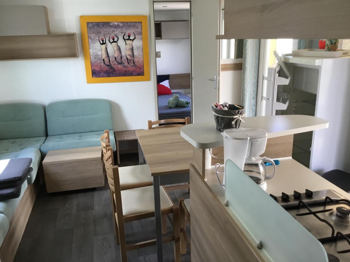 Frejus Tout Confort, Climatisation,Linge De Lit Et De Toilette, Coffre Fort, Ventilations Au Plafond Chambres Et Wifi Possible Luaran gambar