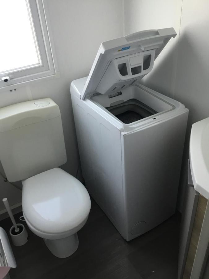 Frejus Tout Confort, Climatisation,Linge De Lit Et De Toilette, Coffre Fort, Ventilations Au Plafond Chambres Et Wifi Possible Luaran gambar