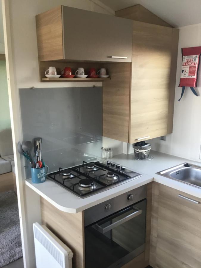 Frejus Tout Confort, Climatisation,Linge De Lit Et De Toilette, Coffre Fort, Ventilations Au Plafond Chambres Et Wifi Possible Luaran gambar