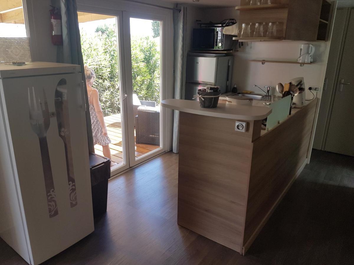 Frejus Tout Confort, Climatisation,Linge De Lit Et De Toilette, Coffre Fort, Ventilations Au Plafond Chambres Et Wifi Possible Luaran gambar