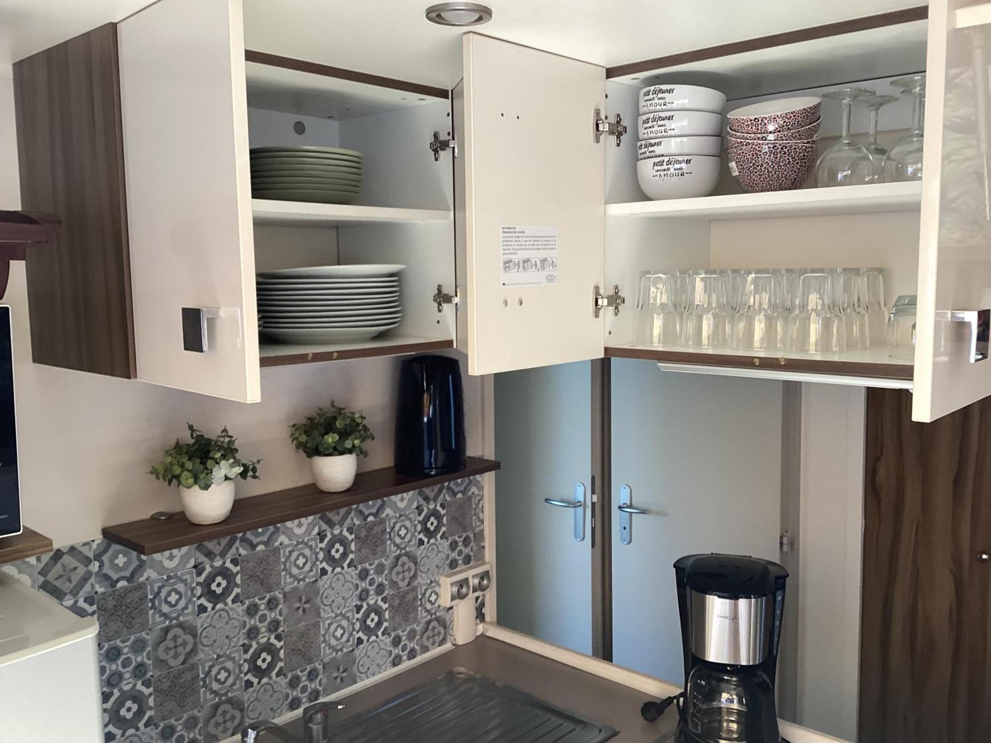 Frejus Tout Confort, Climatisation,Linge De Lit Et De Toilette, Coffre Fort, Ventilations Au Plafond Chambres Et Wifi Possible Luaran gambar