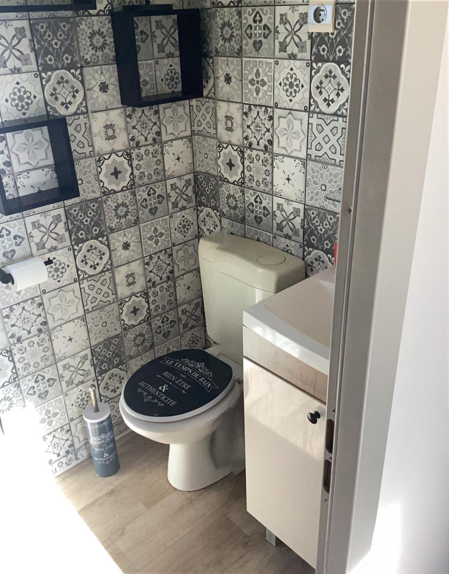 Frejus Tout Confort, Climatisation,Linge De Lit Et De Toilette, Coffre Fort, Ventilations Au Plafond Chambres Et Wifi Possible Luaran gambar