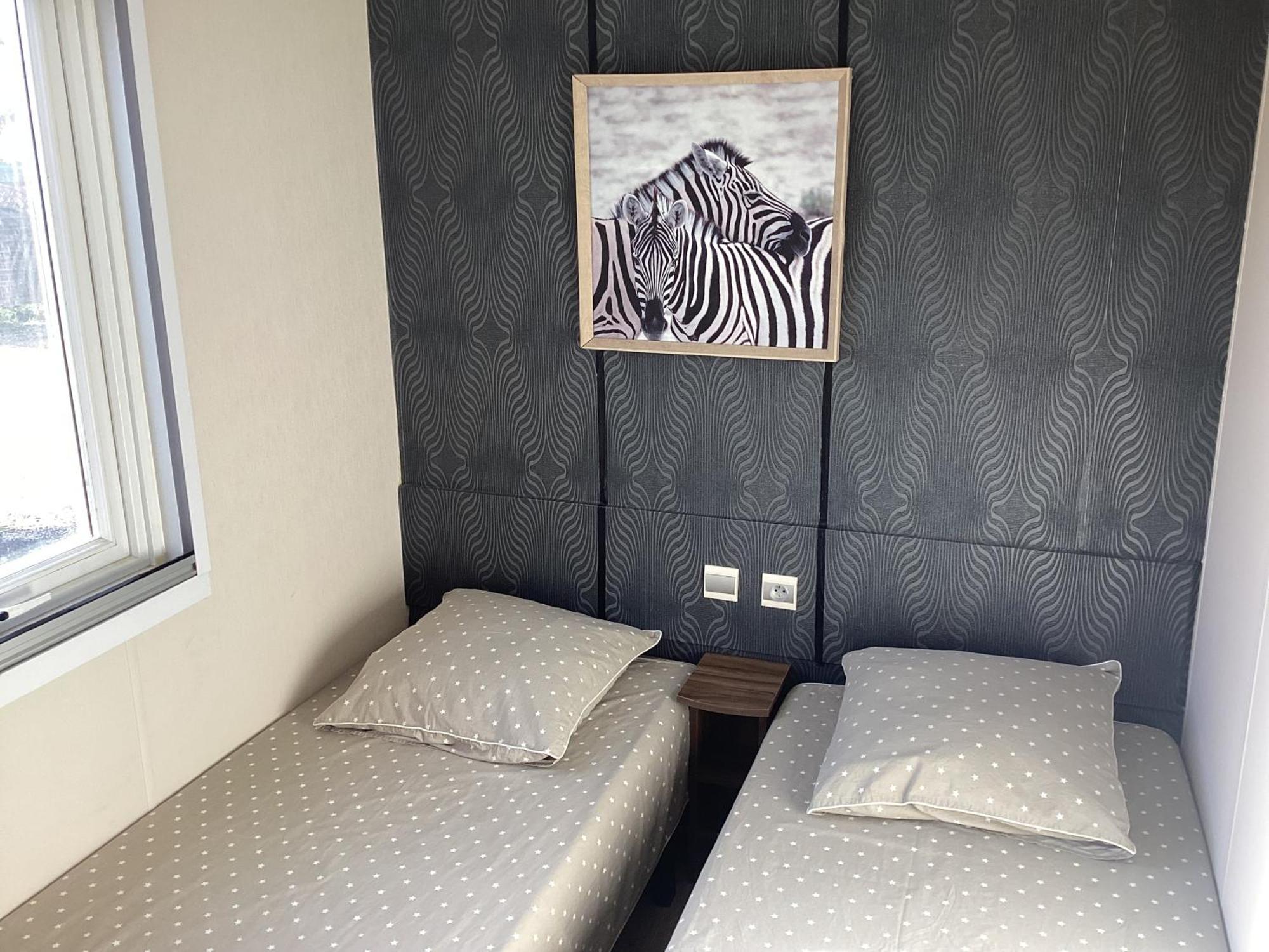 Frejus Tout Confort, Climatisation,Linge De Lit Et De Toilette, Coffre Fort, Ventilations Au Plafond Chambres Et Wifi Possible Luaran gambar