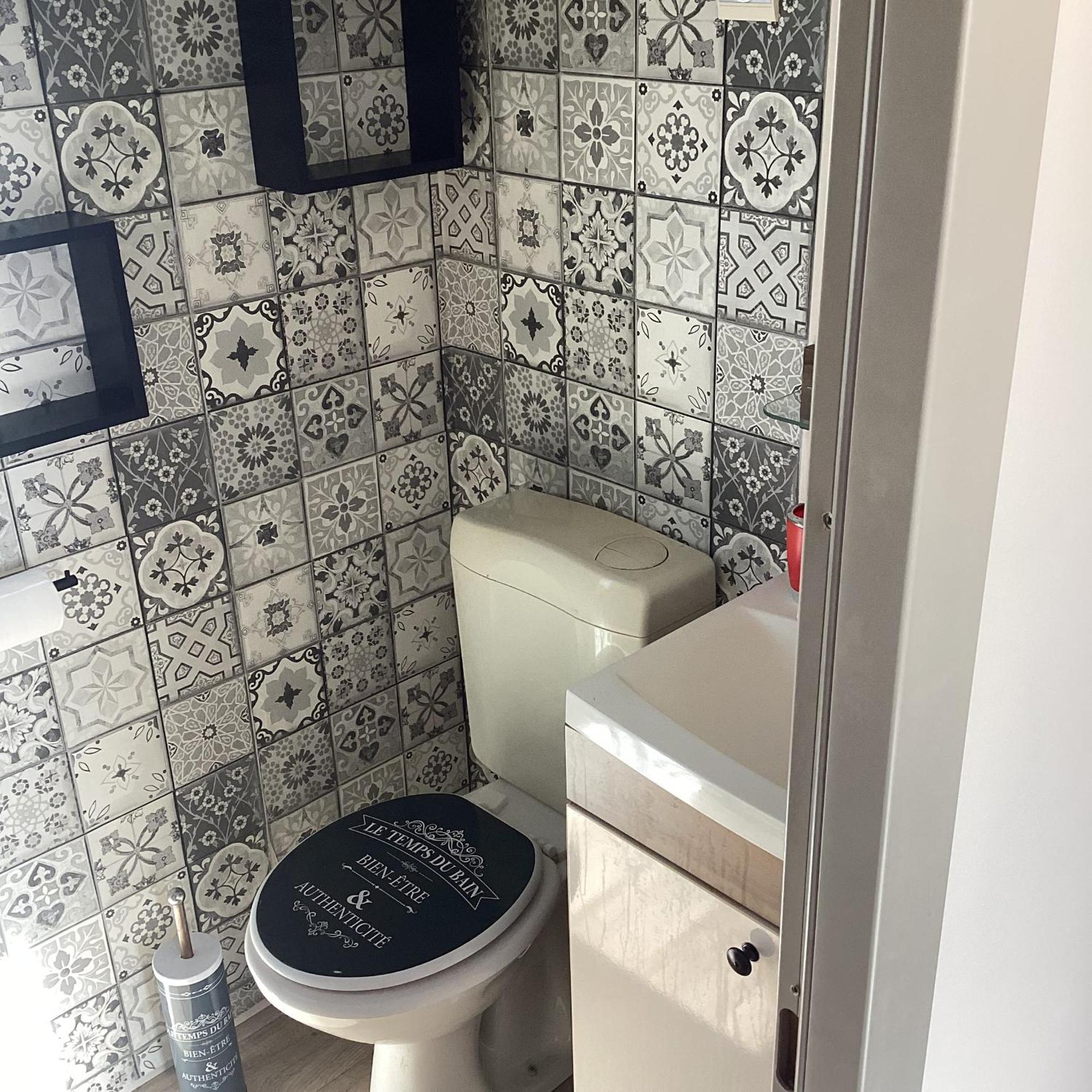 Frejus Tout Confort, Climatisation,Linge De Lit Et De Toilette, Coffre Fort, Ventilations Au Plafond Chambres Et Wifi Possible Luaran gambar