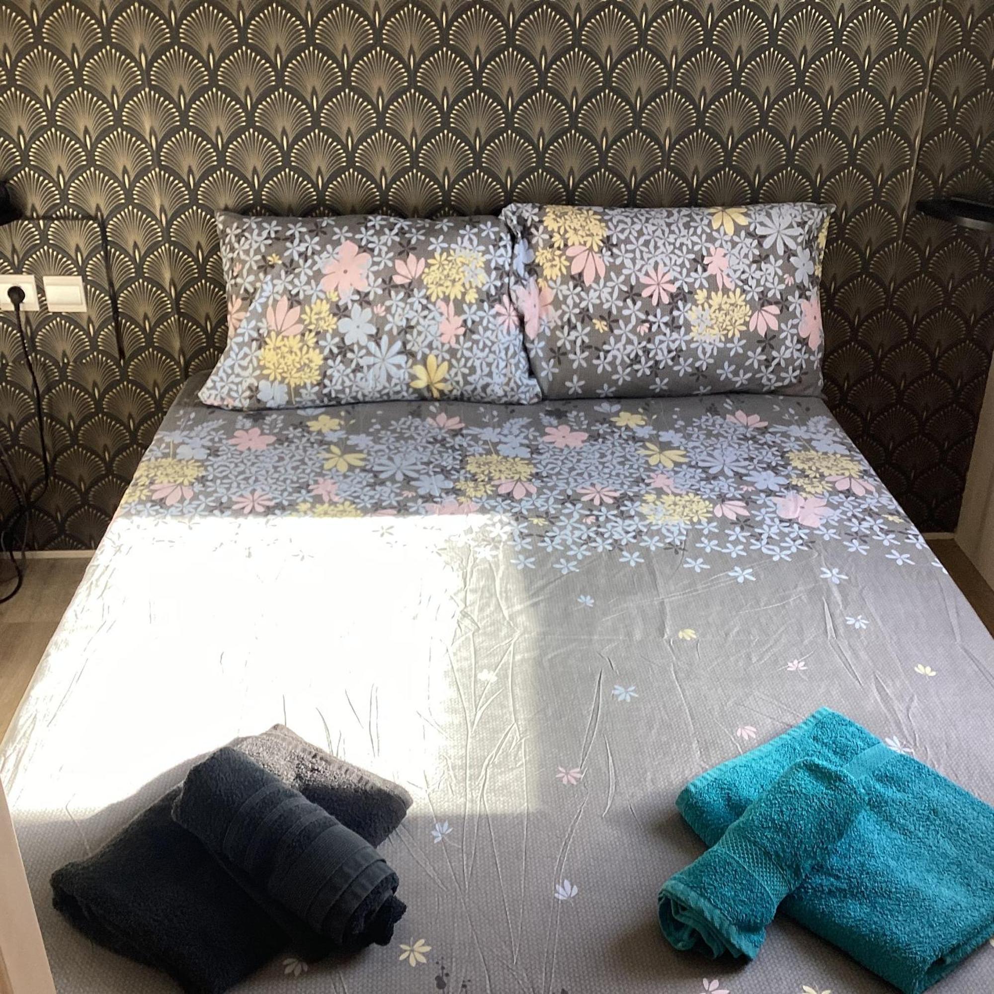 Frejus Tout Confort, Climatisation,Linge De Lit Et De Toilette, Coffre Fort, Ventilations Au Plafond Chambres Et Wifi Possible Luaran gambar